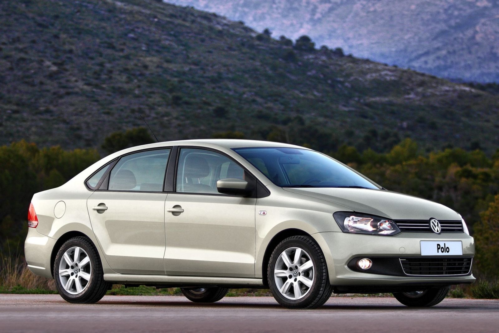 Volkswagen Polo Sedan Седан класса B - фото 1
